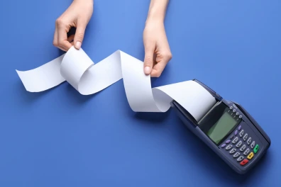 Online UAE E-Invoicing certification course for regulatory compliance, showing a desktop workspace